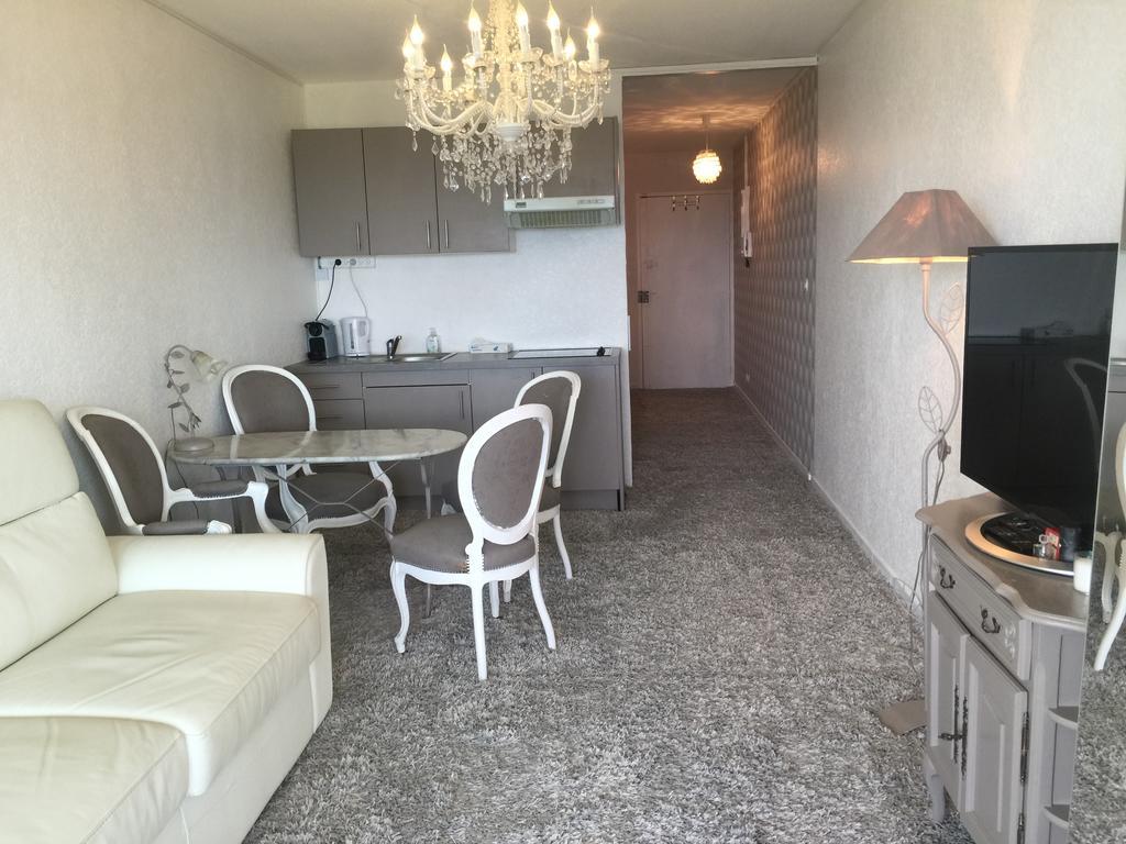 Dionysos Vue Mer Кан Екстериор снимка
